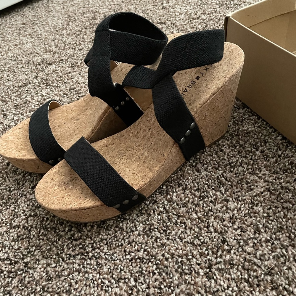 ONLY worn 10-20min.Lucky brand